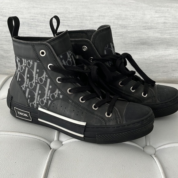 DIOR HIGH-TOP SNEAKER - Picture 1 of 5